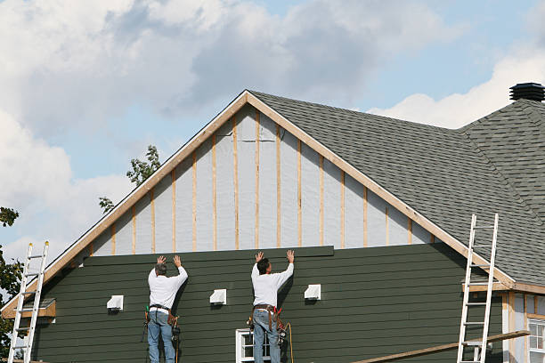 Professional Siding Replacement technician working in Hope Mills, NC